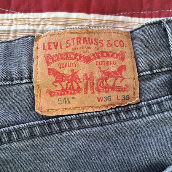 Levi Jeans - Picture 3 of 7